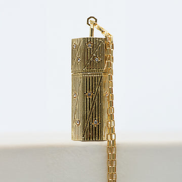 2Wins Makeup x Melis Göral Étoile Necklace Lip Gloss Gold